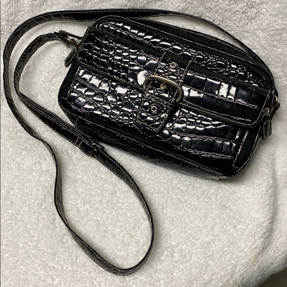 Cute black roomy cross body faux alligator vinyl - Picture 2 of 9